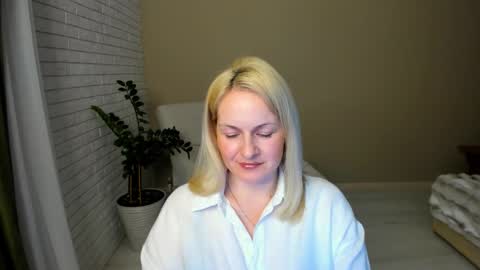Snapshot of alicee__grace chatting on 02-16-26, 07:43 Alicee online show from 02-16-26, 07:43