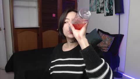 alicee_logan_ online show from 10-16-25, 12:22