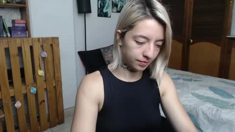alicee_logan_ online show from 05-02-26, 01:54