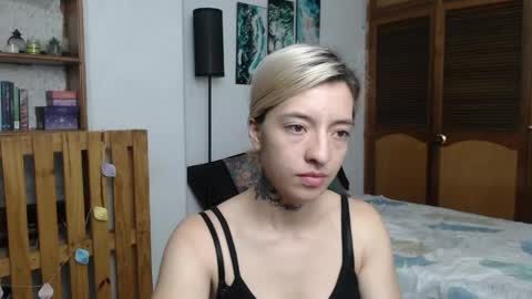 alicee_logan_ online show from 05-17-26, 02:20