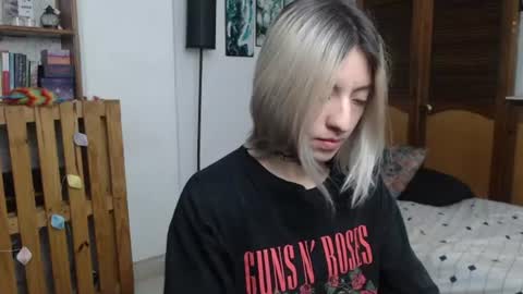 alicee_logan_ online show from 07-10-26, 01:43