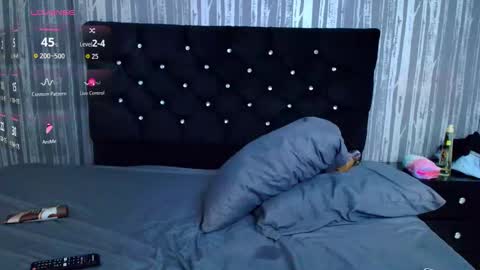 alicee_moonn online show from 12-16-25, 07:19