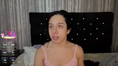 Snapshot of alicee_moonn chatting on 07-12-26, 07:05 alicee_moonn online show from 07-12-26, 07:05