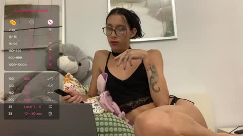Alice Salvatore online show from 03-25-26, 12:27