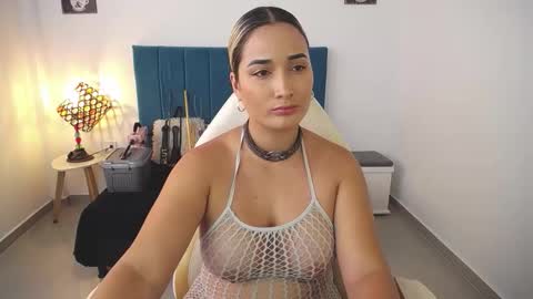 Snapshot of alicee_wild_ chatting on 09-17-25, 08:43 Alicia 1000 PM - 600 AM COLOMBIAN TIME online show from 09-17-25, 08:43