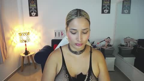 Snapshot of alicee_wild_ chatting on 04-09-26, 11:21 Alicia 1000 PM - 600 AM COLOMBIAN TIME online show from 04-09-26, 11:21