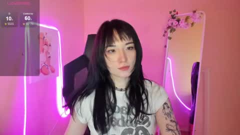 Snapshot of aliceeinwonderlanddd chatting on 06-11-26, 02:11 Alice online show from 06-11-26, 02:11