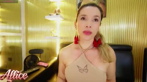 Snapshot of aliceglamour chatting on 02-14-26, 07:10 Allice online show from 02-14-26, 07:10