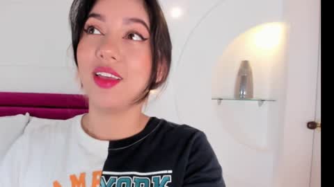 Snapshot of alicehanz_ chatting on 01-22-25, 04:13 Alice online show from 01-22-25, 04:13