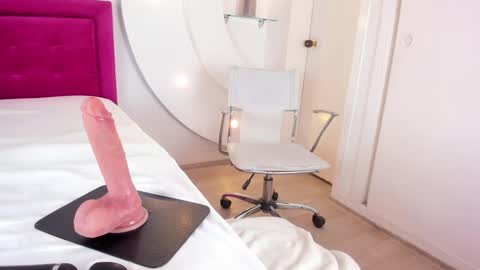 Snapshot of alicehanz_ chatting on 02-05-25, 07:39 Alice online show from 02-05-25, 07:39