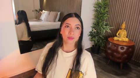 Snapshot of alicehanz_ chatting on 02-18-26, 04:08 Alice online show from 02-18-26, 04:08