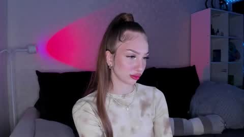 Snapshot of alicelababy_ chatting on 11-20-25, 05:29 Alice online show from 11-20-25, 05:29