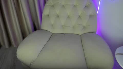 AliceLevine online show from 11-27-25, 05:09