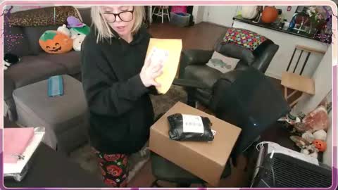 Alice Liddell online show from 11-03-25, 07:15