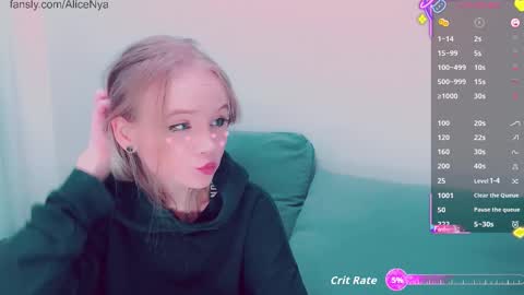 Snapshot of alicenya chatting on 11-23-25, 03:39 Alice online show from 11-23-25, 03:39