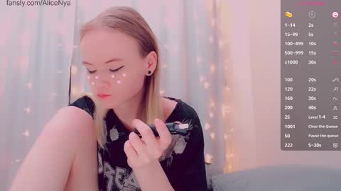 Snapshot of alicenya chatting on 01-16-26, 05:22 Alice online show from 01-16-26, 05:22