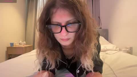 AlicePinkhead online show from 04-10-26, 09:14