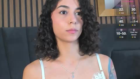 Snapshot of alicestevens_ chatting on 10-24-25, 01:29 Alicestevens online show from 10-24-25, 01:29