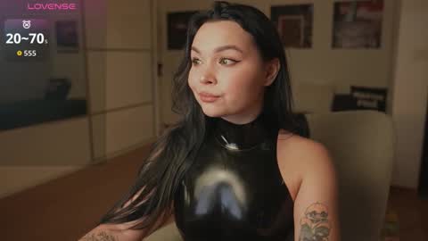 Snapshot of alicesweetlove chatting on 11-04-25, 12:21 Alice online show from 11-04-25, 12:21