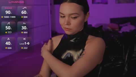 Snapshot of alicesweetlove chatting on 03-11-26, 10:38 Alice online show from 03-11-26, 10:38