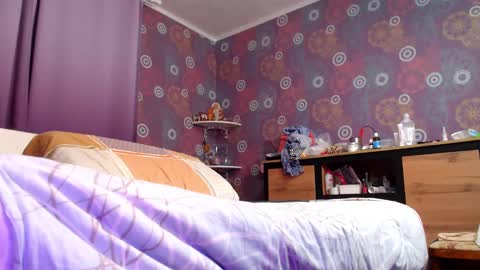 Snapshot of alicewetsquirt chatting on 01-31-25, 01:11 alicewetsquirt online show from 01-31-25, 01:11