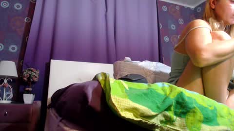 Snapshot of alicewetsquirt chatting on 03-08-25, 06:47 alicewetsquirt online show from 03-08-25, 06:47