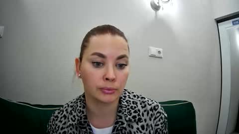 Snapshot of alicexfresh chatting on 11-21-25, 11:42 AlicexFresh online show from 11-21-25, 11:42