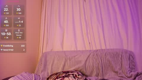 Snapshot of alicia_carr chatting on 02-28-25, 11:12 Alicia online show from 02-28-25, 11:12