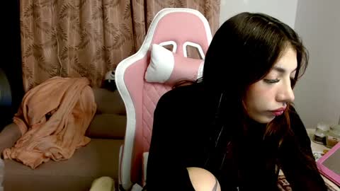 Snapshot of alicia_key_ chatting on 12-16-24, 04:34 ALICIA online show from 12-16-24, 04:34