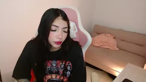 Snapshot of alicia_key_ chatting on 06-11-26, 07:28 ALICIA online show from 06-11-26, 07:28