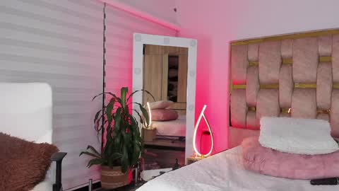 Alicia Lang online show from 02-01-25, 12:29