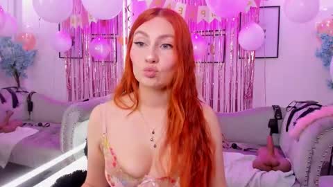 Snapshot of alicia_leclair chatting on 10-18-25, 04:37 alicia online show from 10-18-25, 04:37