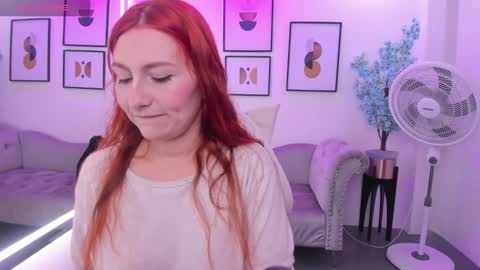 Snapshot of alicia_leclair chatting on 11-19-25, 03:39 alicia online show from 11-19-25, 03:39