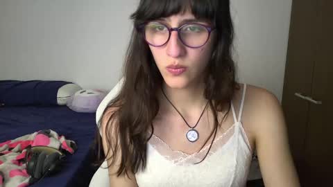 Snapshot of alicia_love29 chatting on 01-04-25, 05:58 Alice online show from 01-04-25, 05:58