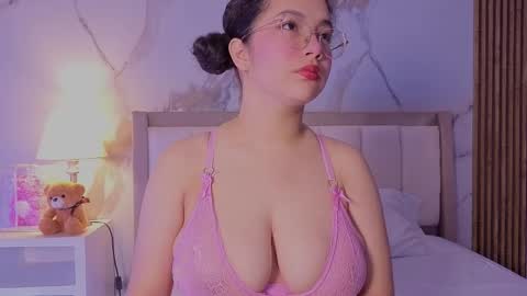 Snapshot of alicialevy chatting on 03-19-26, 11:47 LUNA online show from 03-19-26, 11:47