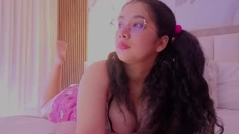 Snapshot of alicialevy chatting on 03-20-26, 11:26 LUNA online show from 03-20-26, 11:26