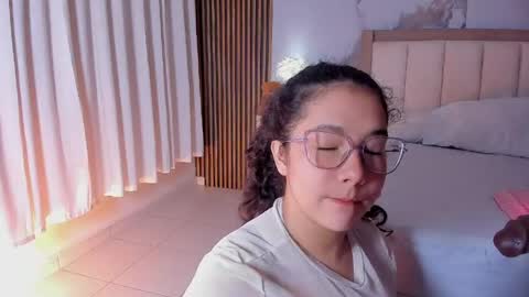 Snapshot of alicialevy chatting on 05-22-26, 10:32 LUNA online show from 05-22-26, 10:32