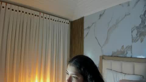Snapshot of alicialevy chatting on 05-30-26, 10:23 LUNA online show from 05-30-26, 10:23