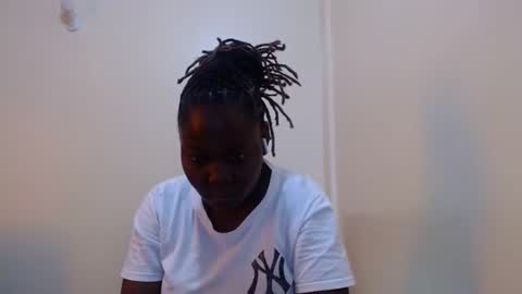 alicialust1 online show from 02-18-25, 01:00