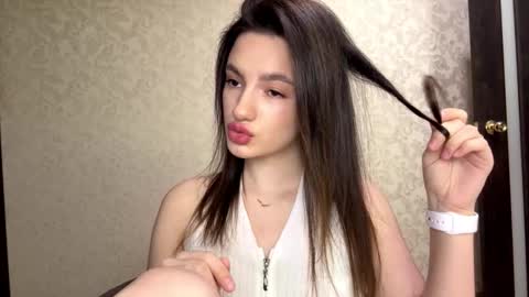 Snapshot of alidagenthner chatting on 02-21-26, 03:35 Niki online show from 02-21-26, 03:35