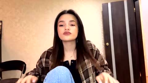 Snapshot of alidagenthner chatting on 03-11-26, 02:34 Niki online show from 03-11-26, 02:34