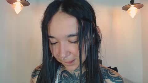 Snapshot of alien_eyes09 chatting on 03-12-26, 02:39 online show from 03-12-26, 02:39