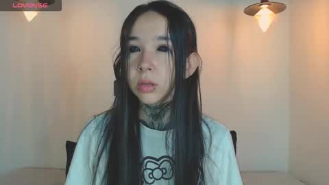 Snapshot of alien_eyes09 chatting on 03-15-26, 01:33 online show from 03-15-26, 01:33