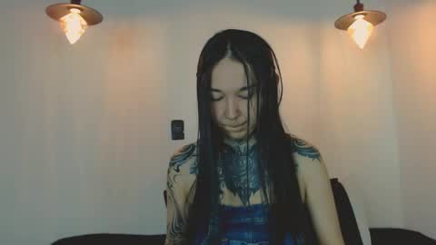 Snapshot of alien_eyes09 chatting on 05-08-26, 01:00 online show from 05-08-26, 01:00