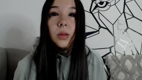Snapshot of alien_eyes09 chatting on 05-24-26, 01:32 online show from 05-24-26, 01:32