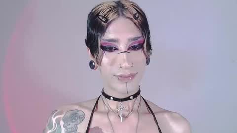 Snapshot of alienexxx chatting on 12-31-24, 02:29 online show from 12-31-24, 02:29