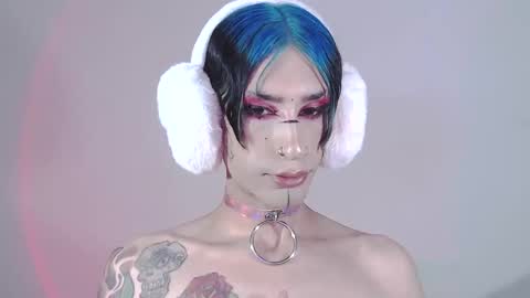 Snapshot of alienexxx chatting on 01-15-25, 04:47 online show from 01-15-25, 04:47