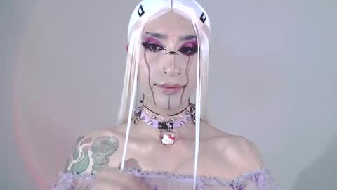 Snapshot of alienexxx chatting on 01-25-25, 02:37 online show from 01-25-25, 02:37
