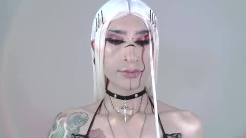 Snapshot of alienexxx chatting on 01-29-25, 01:58 online show from 01-29-25, 01:58