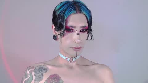 Snapshot of alienexxx chatting on 02-25-25, 11:00 online show from 02-25-25, 11:00